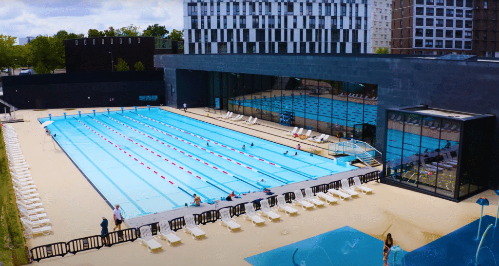Vue de piscines à Champs-Sur-Marne