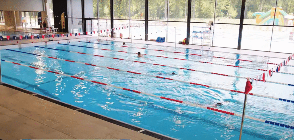 Vue de piscines à Champs-Sur-Marne